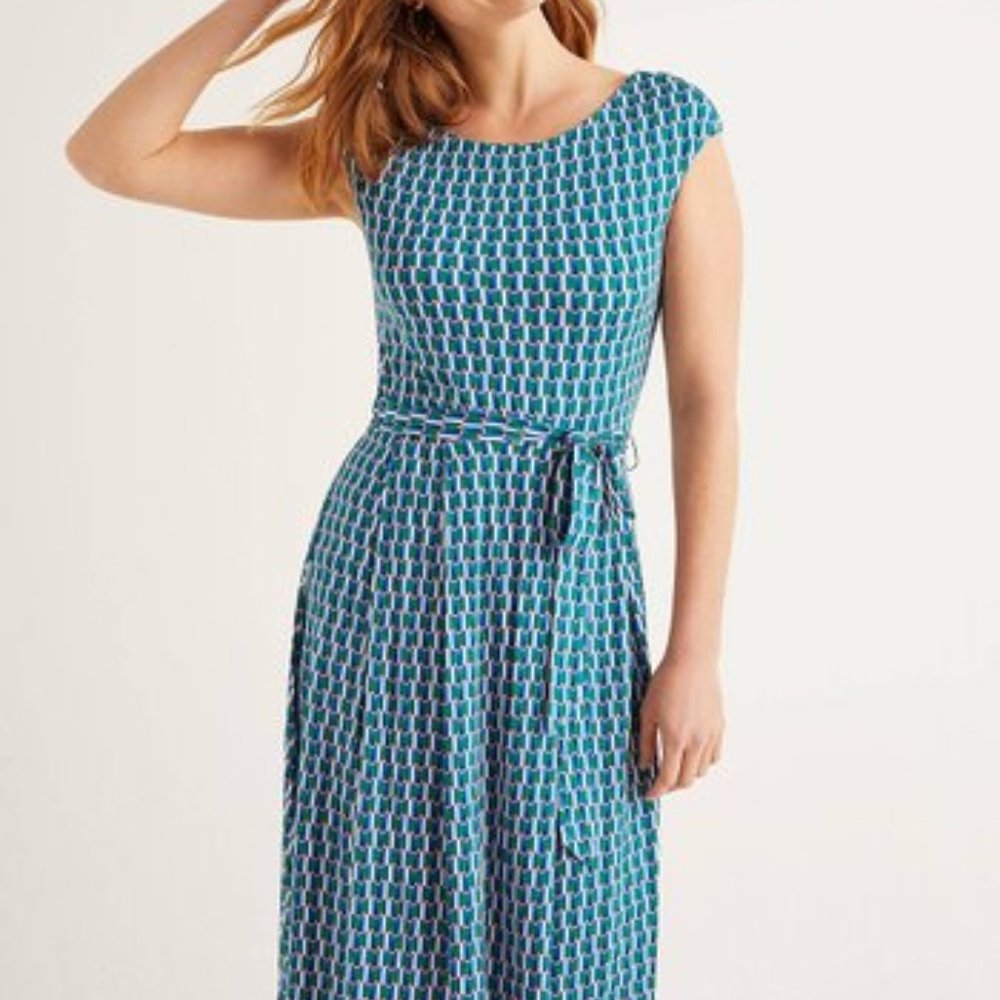 Boden - Forest Geometric Esmeralda Jersey Tie-Waist Fit & Flare Dress - Women